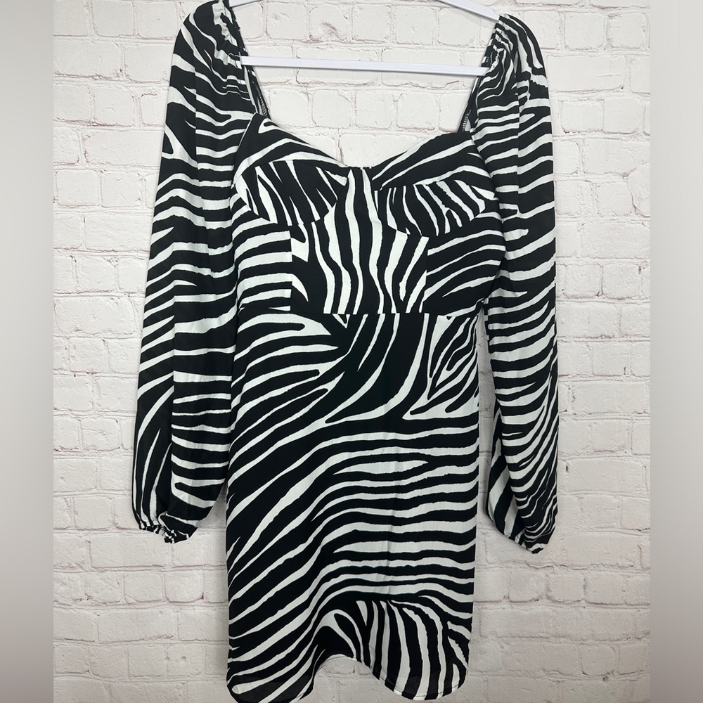 STEVE MADDEN Nicole Zebra Print Mini Dress Black White Sweetheart Neck Sz 4 NWT
